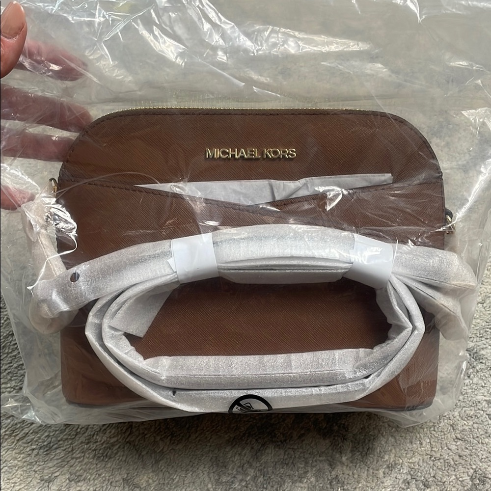 NWT MICHAEL Michael Kors Jet Set Travel Medium Dome Crossbody Bag Leather Brown - Picture 5 of 11